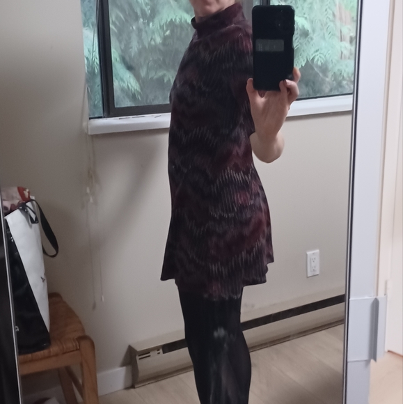 Cute 90's turtle neck mini dress - Picture 7 of 7